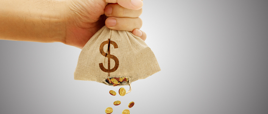 同事找你借钱要不要告诉领导,同事找你借钱要不要打听身边同事