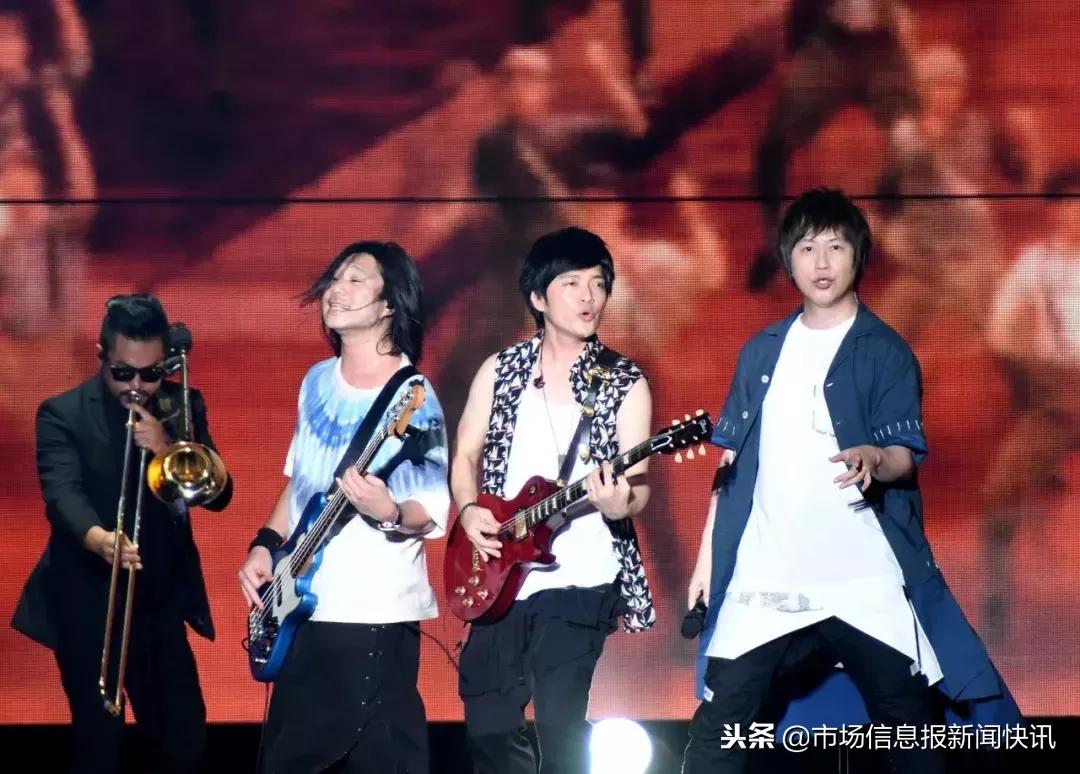 1999年过去了，我很怀念她