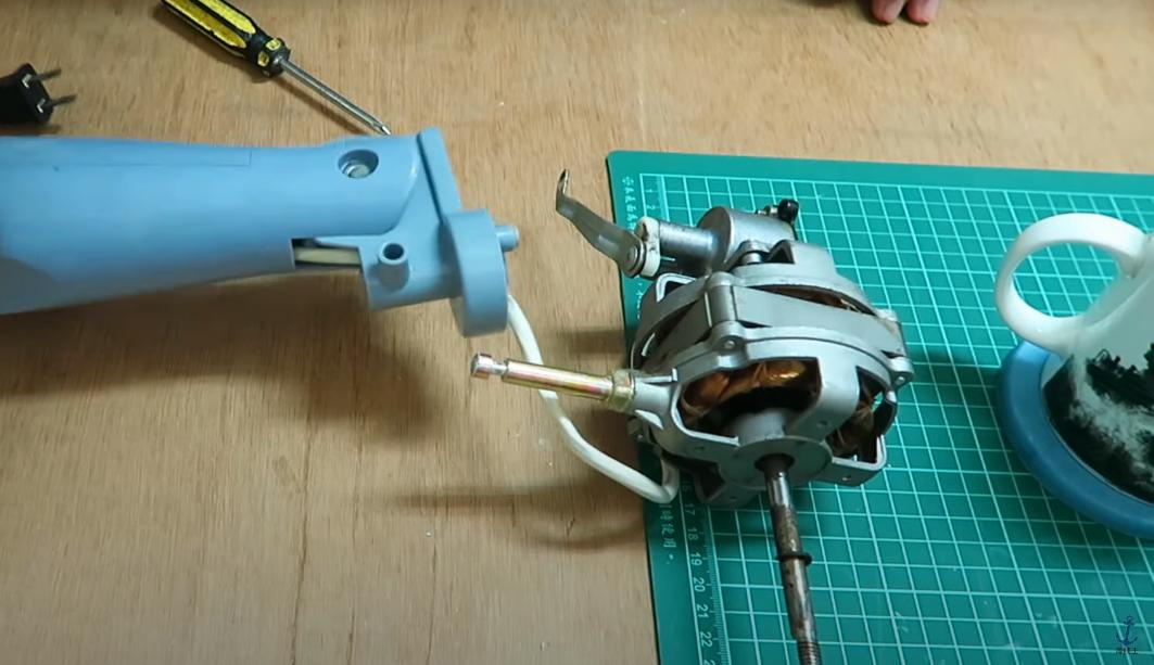 家用电风扇常见故障及解决办法,电风扇装错了怎么拆下来