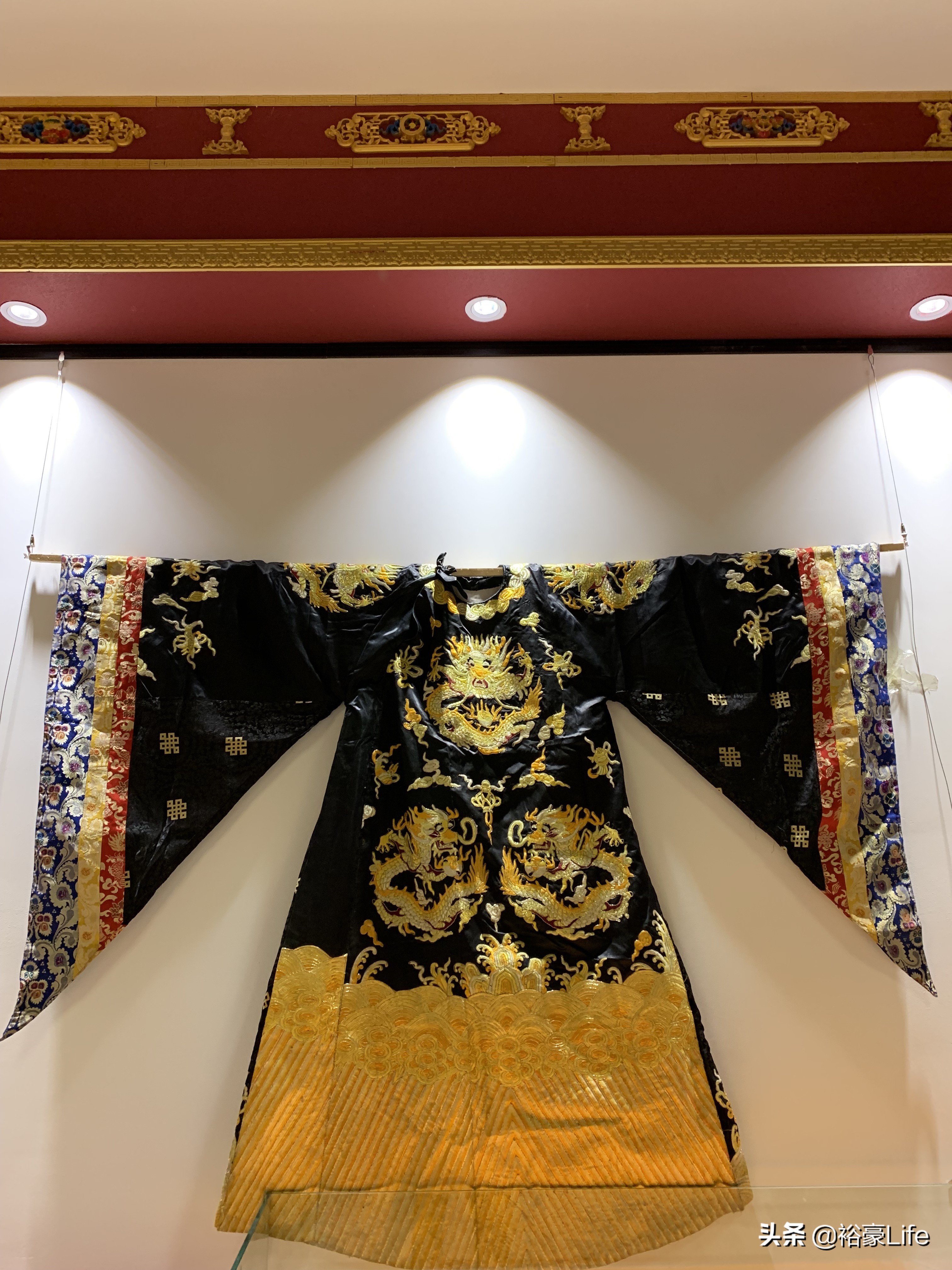 热贡唐卡怎么鉴别真伪,走进神秘的热贡唐卡