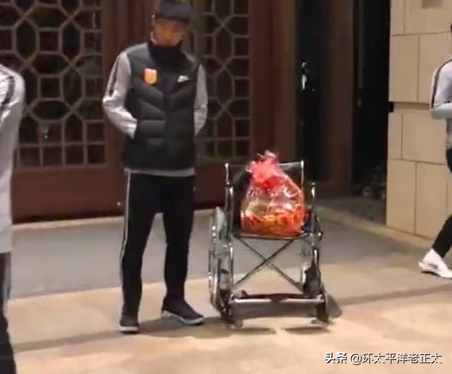 韦世豪漫步,韦世豪为队友出头抱不平