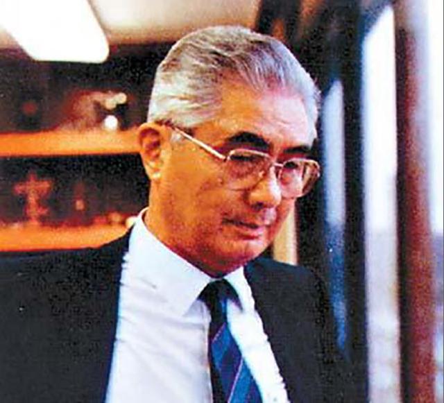 1986年，*小平邓**在京会见荣氏家族：你们就像杨家将，是有功的
