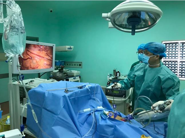 腹腔镜胃癌新技术新项目汇报,腹腔镜胃肠手术新技术