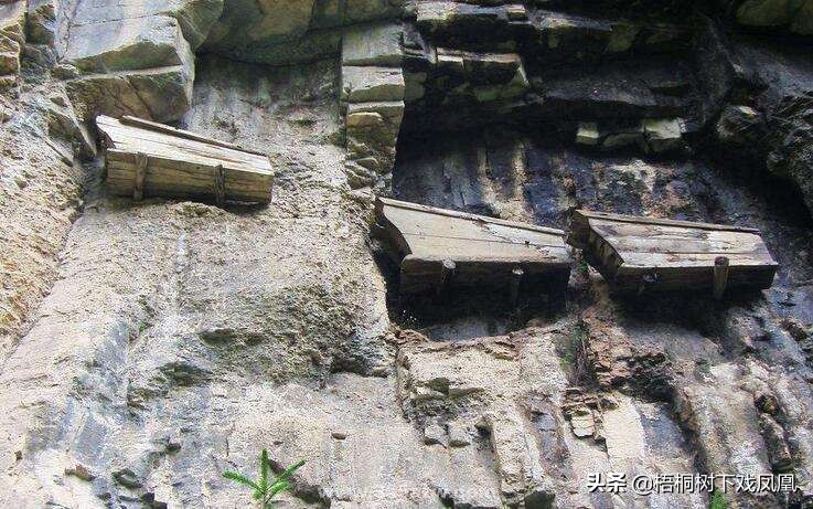 四川地下挖出汉墓,四川石棺古墓