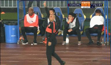 金发威少过人视频,花式过人集锦篮球野球帝