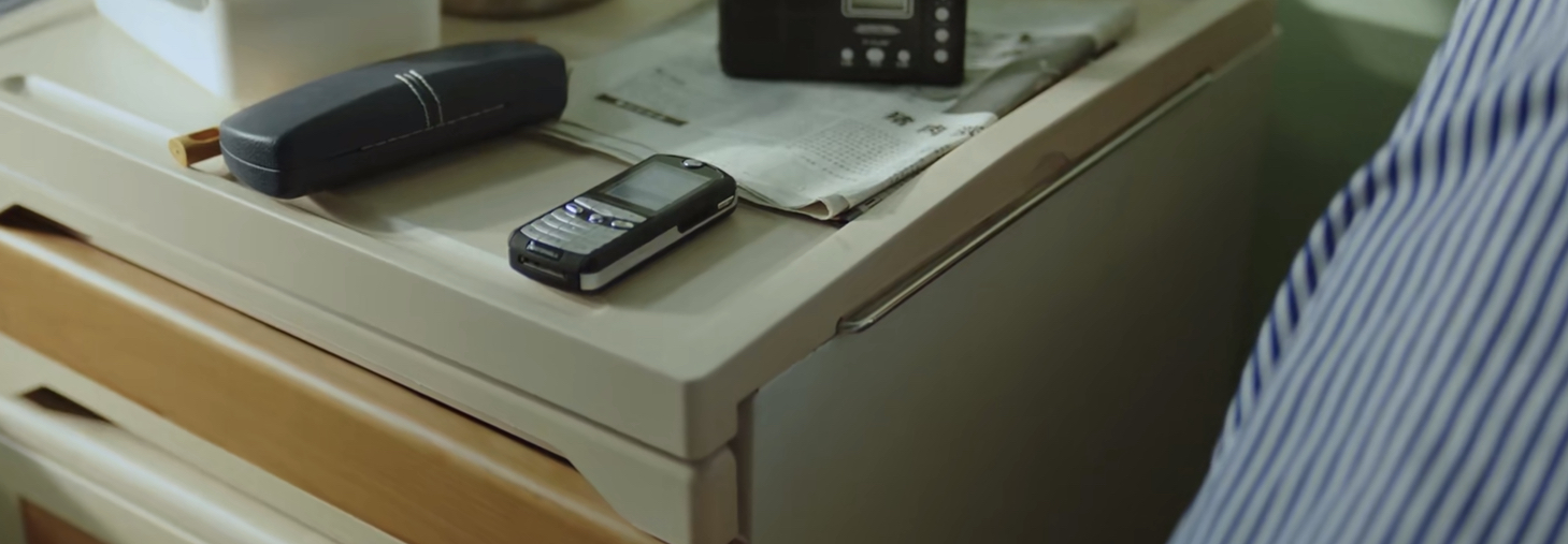 每一部都堪称经典,盘点“隐秘的角落”这部热剧中出现的经典手机