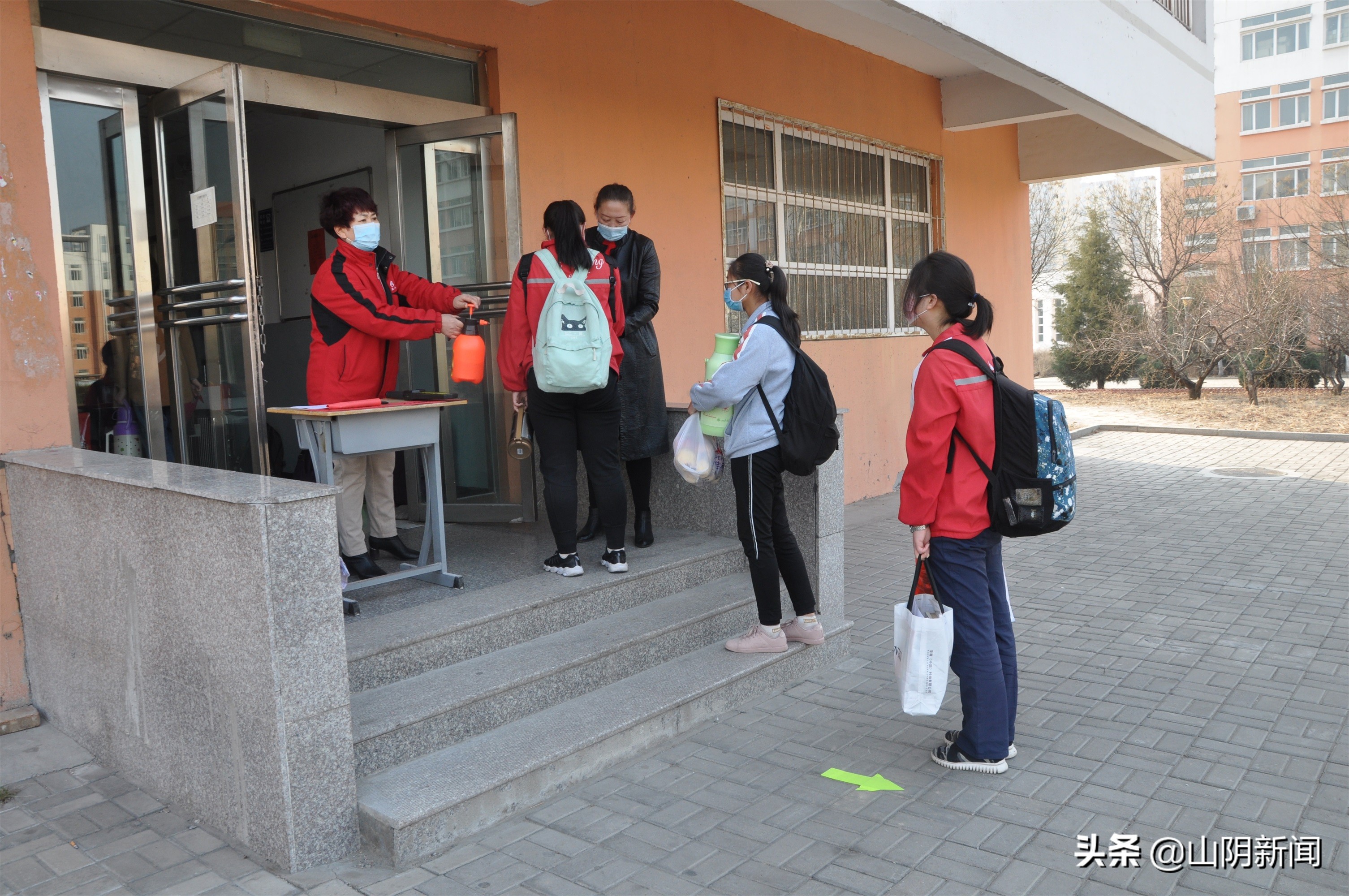 开学啦！山阴县高三学子今日返校