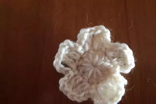 给宝宝钩帽子新年大红色,给宝宝钩太阳帽子