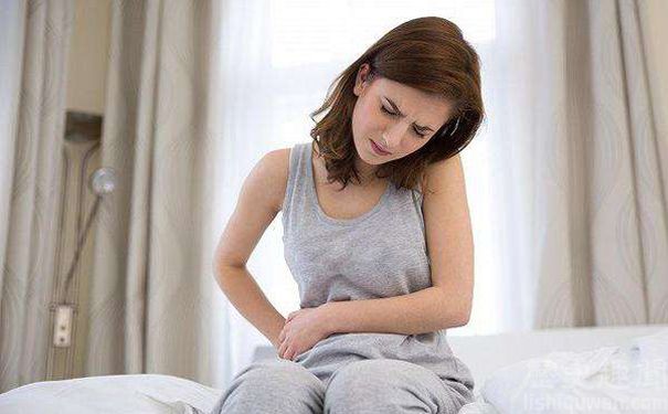 一来月经就肚子疼怎么调节,一来月经右小腹就痛是怎么回事