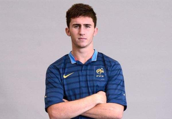 年轻中后卫top10,历史top10中后卫