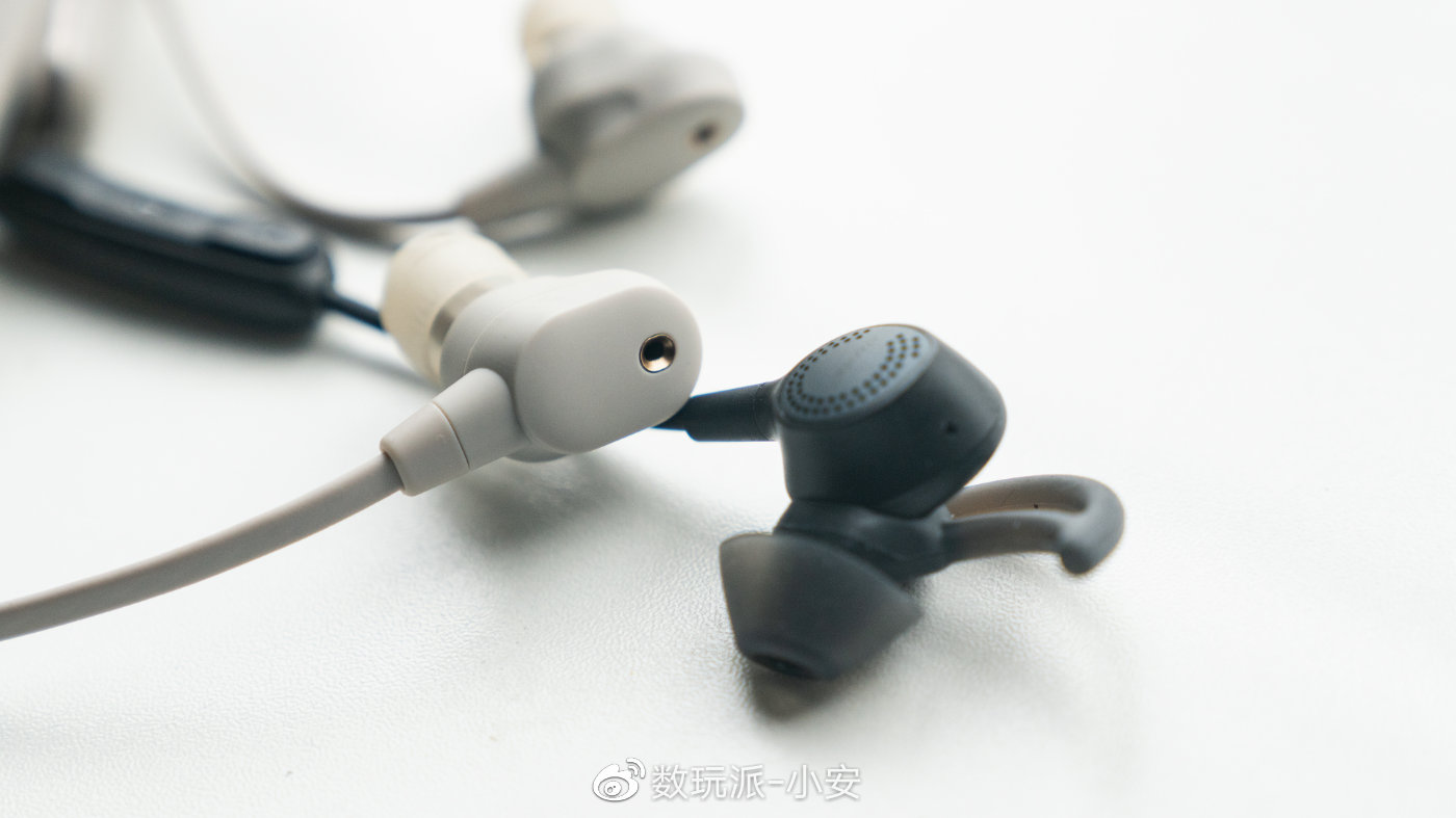 绱㈠凹闄嶅櫔鑰虫満1000xm2鍜屼笁浠g殑瀵规瘮,绱㈠凹鑰虫満wi1000xm2璇勬祴