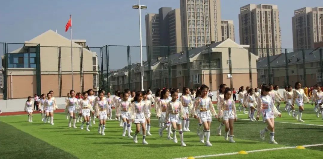 建*党**百年喜迎国庆——西安经开第二小学队列队形广播*比操**赛