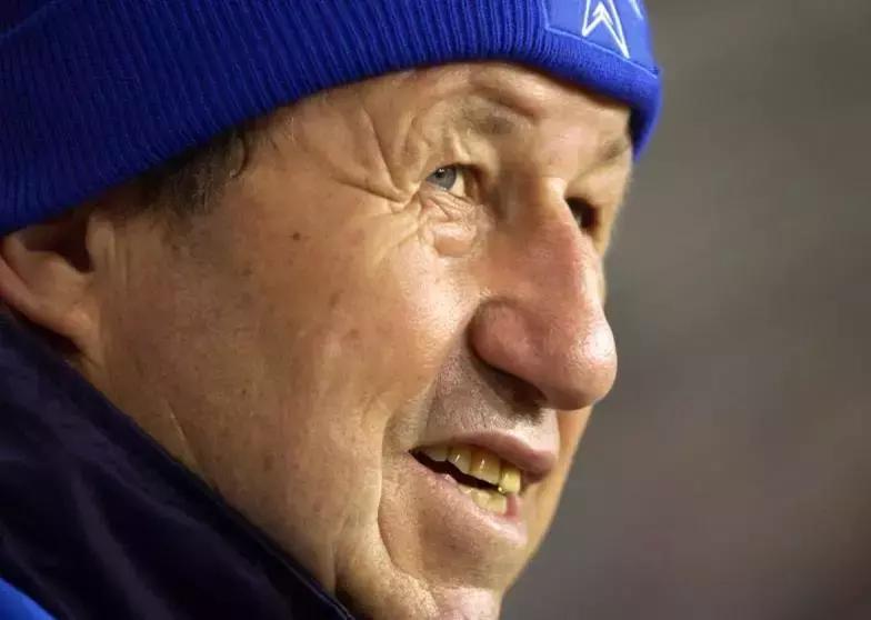 你觉得足球史上的最佳进球是哪个,你认为哪项田径纪录最难打破