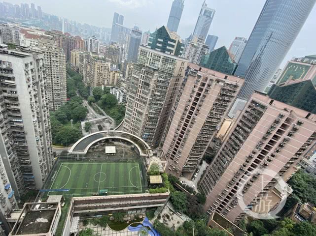 重庆空中足球场视频,重庆九龙坡空中足球场