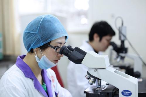鱼鳞病是基因突变还是伴性遗传,板层型鱼鳞病可怕吗