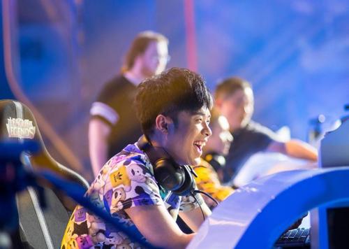 陈赫怎么这么有钱,陈赫在娱乐圈的地位有多高