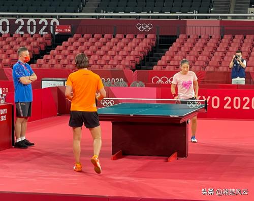 国乒队去外国训练,国乒来到北京