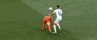 德里赫特红牌改变战局,荷兰队德里赫特失误