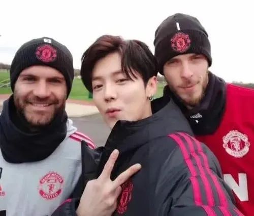 楣挎櫁鏇艰仈瑙ｈ姣旇禌,楣挎櫁瀵硅嫳瓒呯殑璇勪环