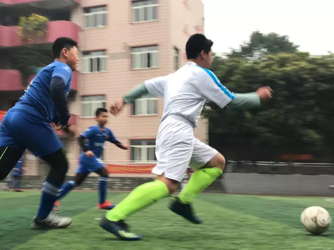 脚下过才叫真本事新希望俱乐部足球小将们出击！