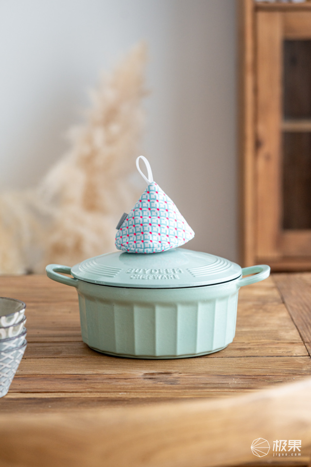 不带涂层的铸铁珐琅锅怎样开锅,高颜值的珐琅铸铁锅