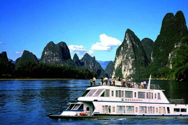 桂林旅游吃啤酒鱼哪里好吃的多,桂林阳朔在哪里吃啤酒鱼