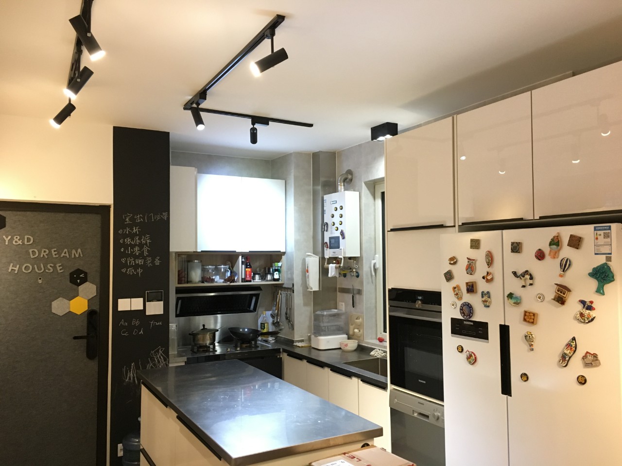 家装客厅流水灯光效果,家装灯光颜色怎么搭配