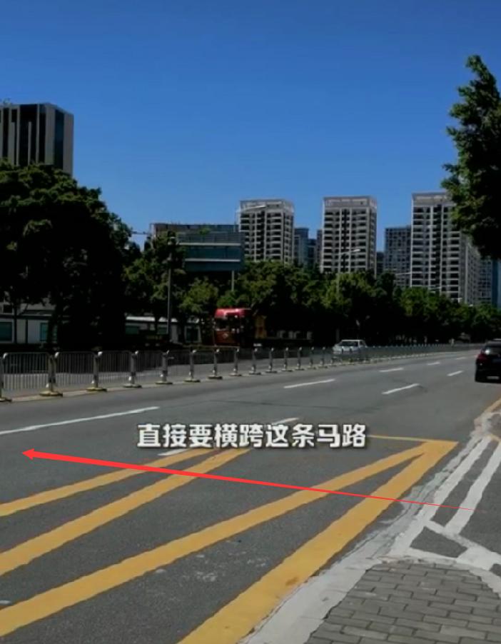 “我家就住在这里！”广东深圳一网约车司机拒绝逆行，竟反遭乘客投诉、报警：我现在被人“挟持”…