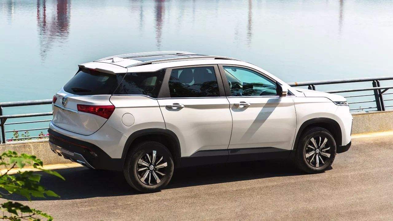 足球圈都知道的秘密，这款明星车型，原来他们都爱