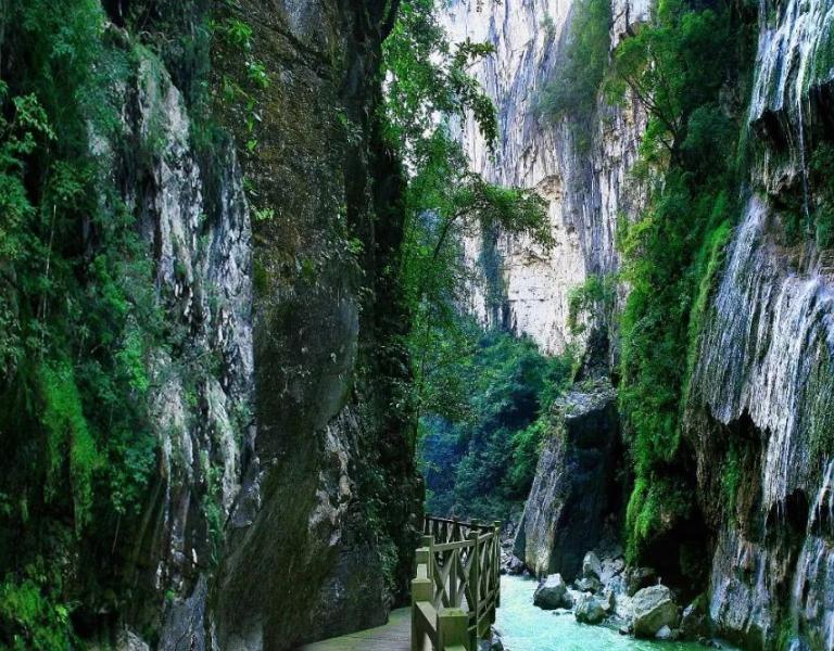 贵州玻璃栈道旅游攻略,贵州夏季必去景点