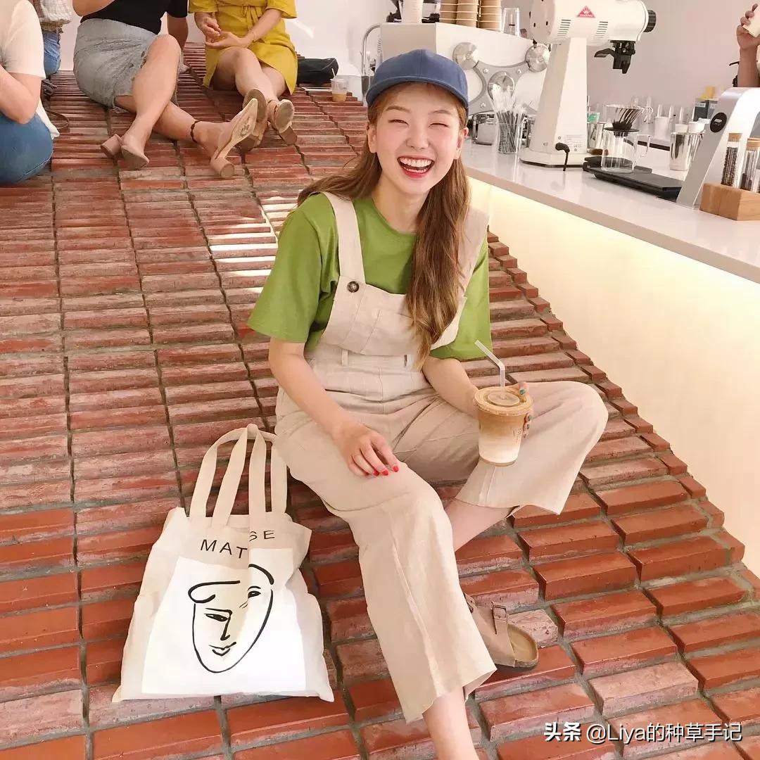 2019小白裤这样穿时髦优雅又简单,2019流行的小黑裤