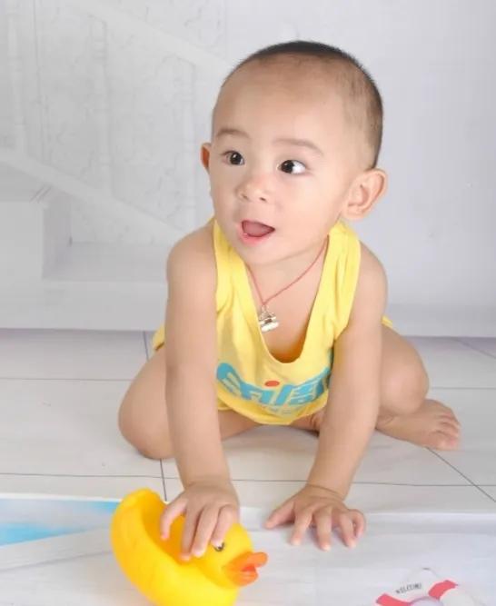 孩子18周岁生日父母怎样做,10岁孩子过生日请小朋友如何过