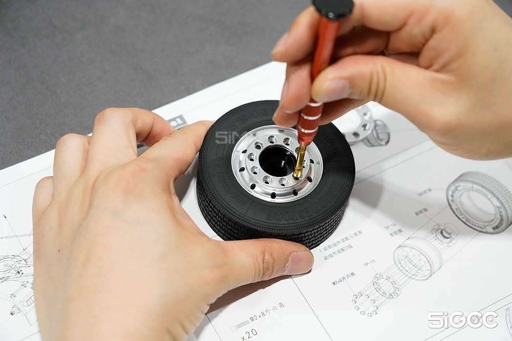 组装f2000拖头,组装f2000卡车模型