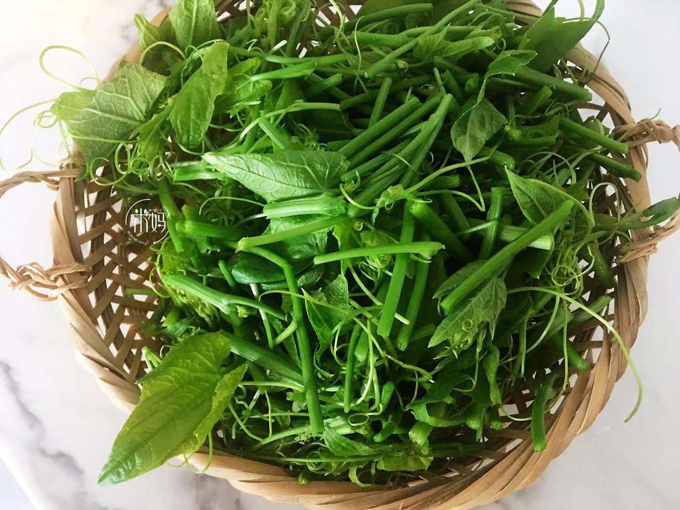 冬天多做此菜脆嫩香甜营养美味,此菜鲜嫩又脆爽