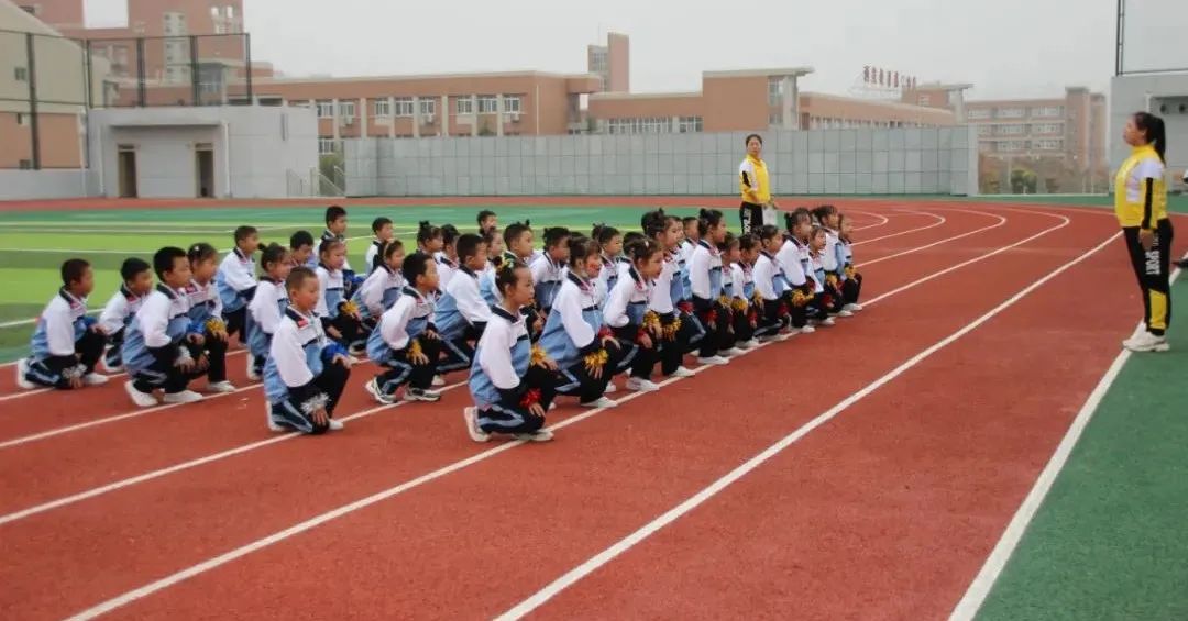 建*党**百年喜迎国庆——西安经开第二小学队列队形广播*比操**赛