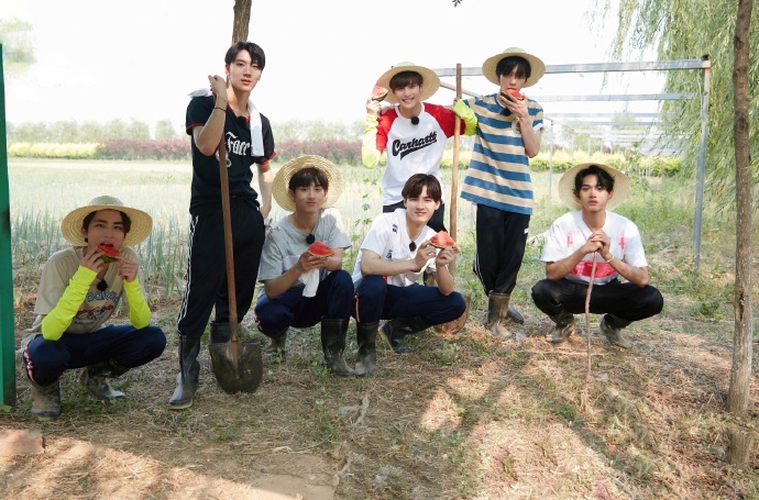 李永钦和黄旭熙跳badalive,盘点不务正业的明星黄旭熙