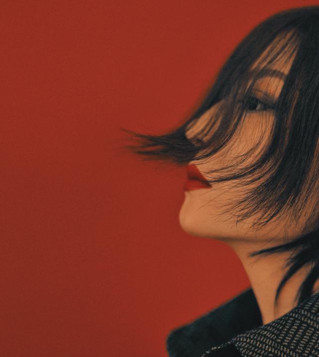 赵薇短头发刚留长头发的时候,赵薇剃光头完整版