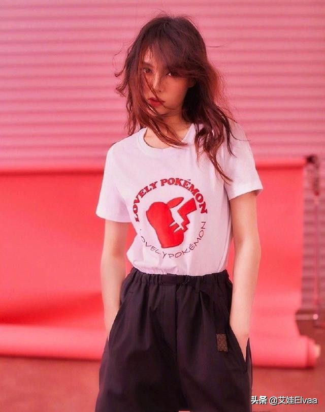 唐嫣白纱裙t恤写真十分吸睛,被糖糖穿婚纱的样子惊艳到了