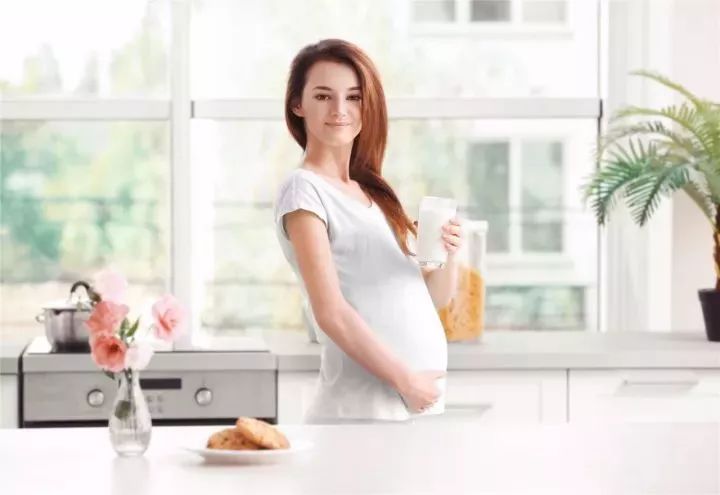 宝妈手脚水肿怎么办,宝妈水肿可以多吃什么食物