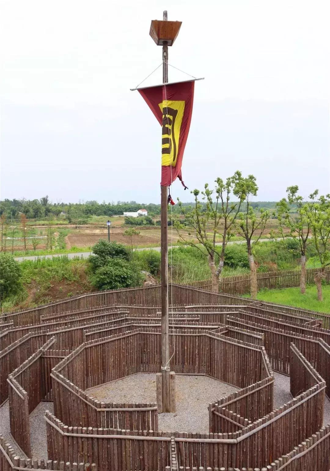 200亩，游客年超30万，这个用枯树建成的农庄牛在哪？