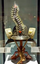 什么造型都有！看看日本战国的奇葩头盔