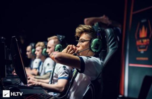 csgo人物头型,csgo发型总监twistzz多大了