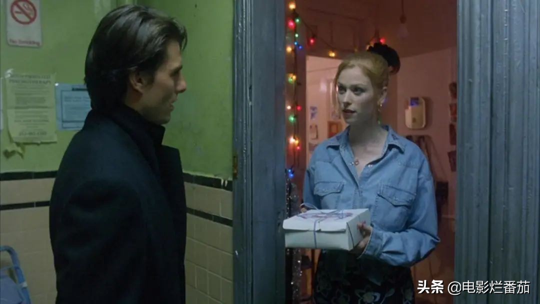 《大开眼戒》：阿汤夫妇在电影公映后离婚，导演在公映前突然死亡