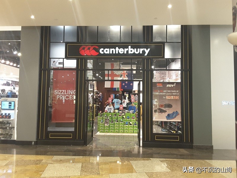 耐克品牌历史,运动品牌阿迪达斯发展历程