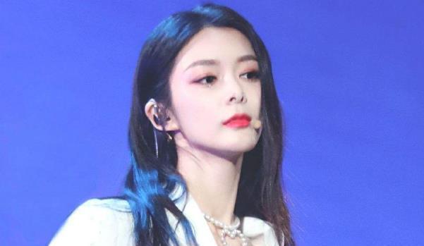 傅菁孟美岐衣服差别,傅菁和孟美岐同框
