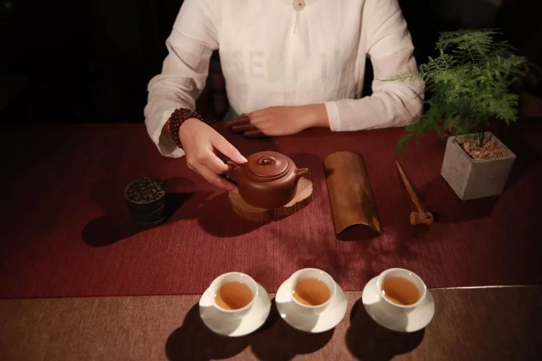 紫砂壶突然裂了，你知道原因吗？