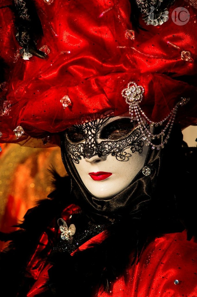 小说：他熟读金庸小说，但遇到的人物却让他混淆不清，倍感悲哀