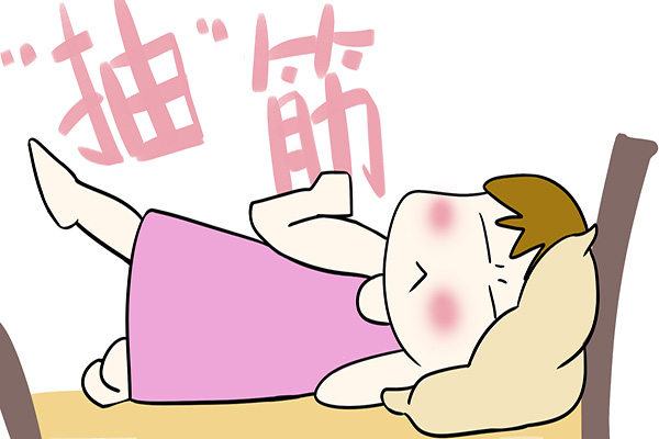 睡觉时感觉从高空坠落是怎么回事,快睡着的时候突然感觉踩空了