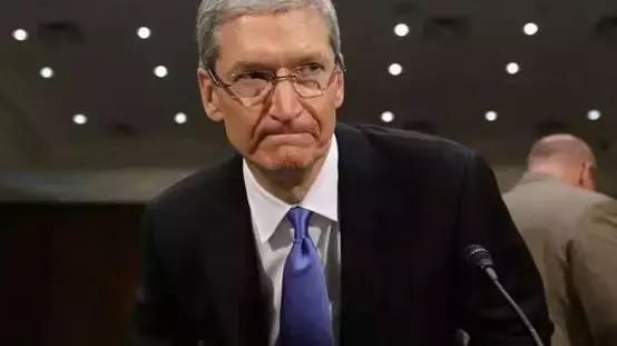 苹果认怂！新款手机连夜降价1200元，库克：都怪中国人