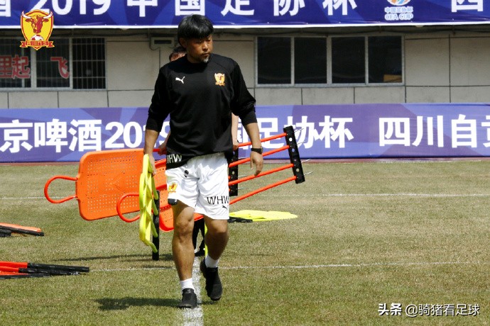 四川九牛官宣第13位球员加盟,四川九牛内外援最新足球消息